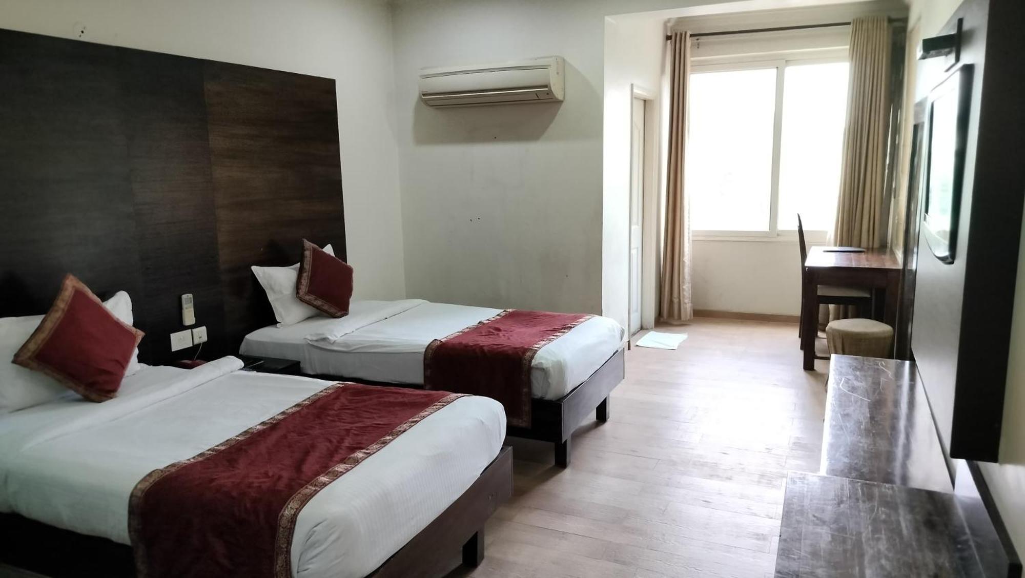 66 Residencey Jaipur Bagian luar foto