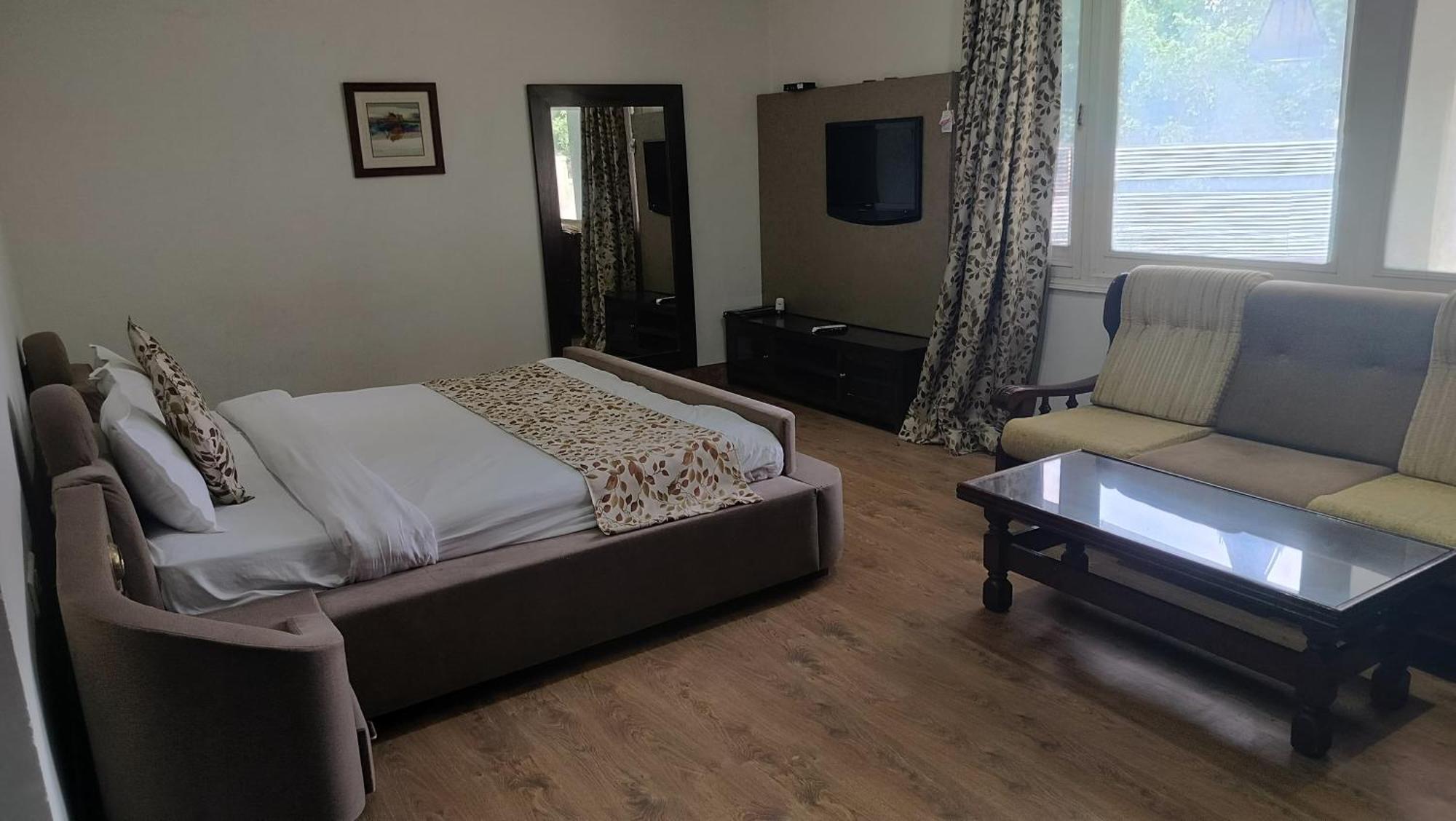 66 Residencey Jaipur Bagian luar foto