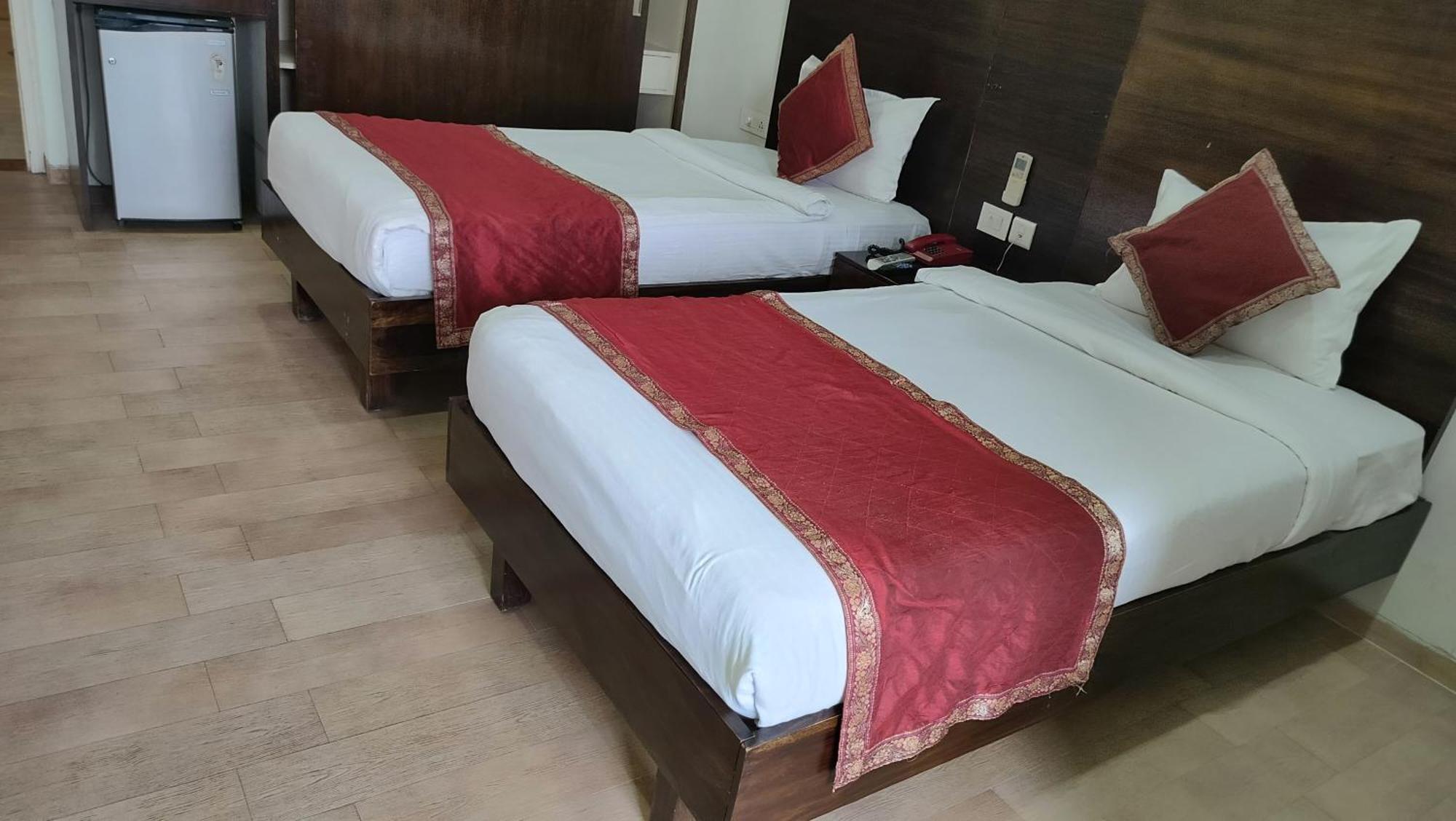 66 Residencey Jaipur Bagian luar foto