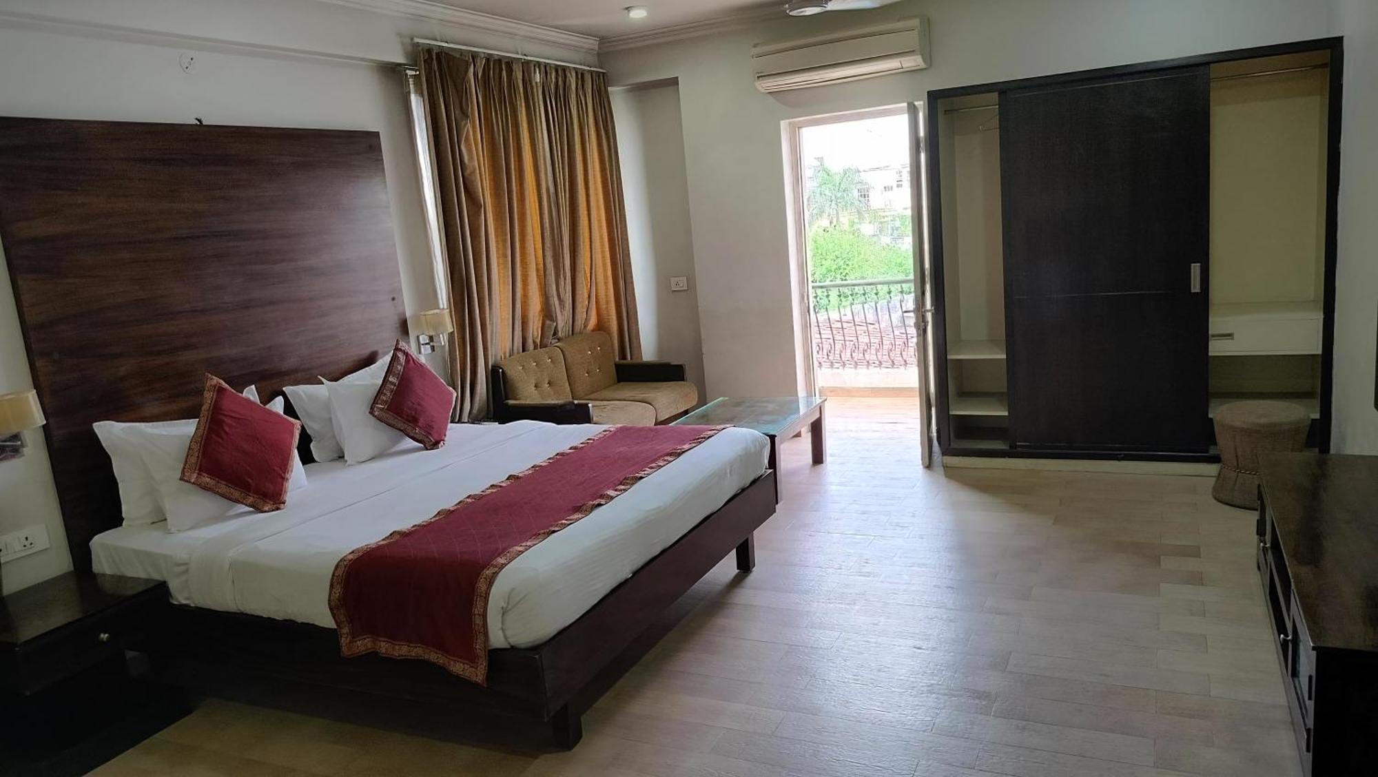 66 Residencey Jaipur Bagian luar foto