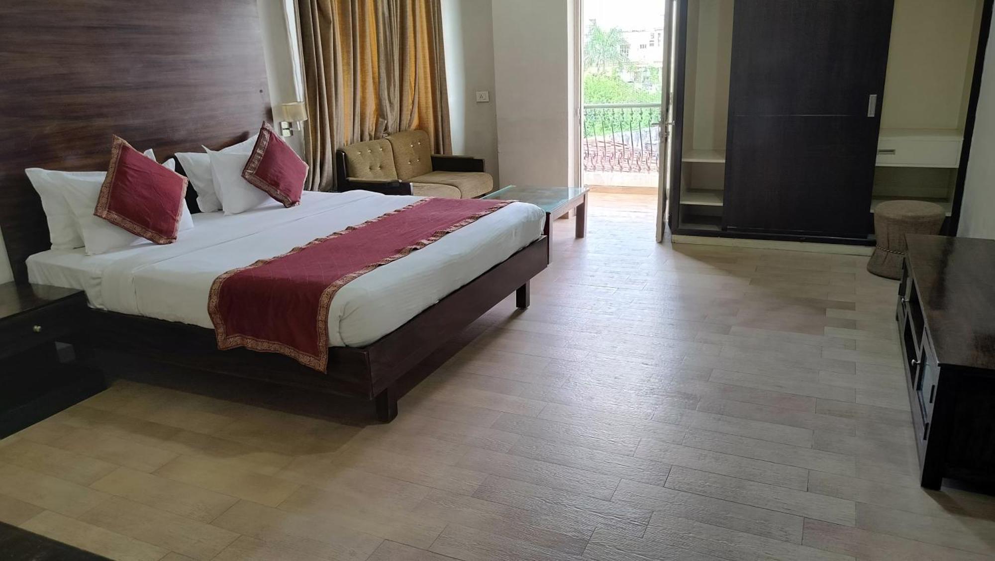 66 Residencey Jaipur Bagian luar foto